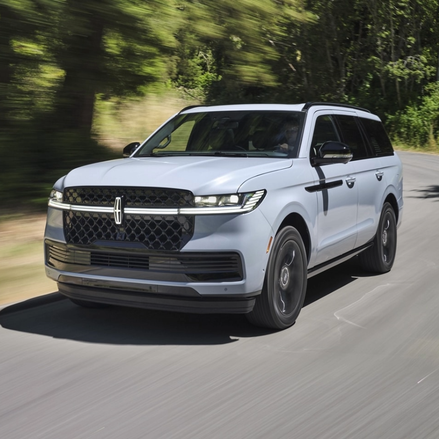 Lincoln Navigator in motion during the Lincoln test drive Toronto event
